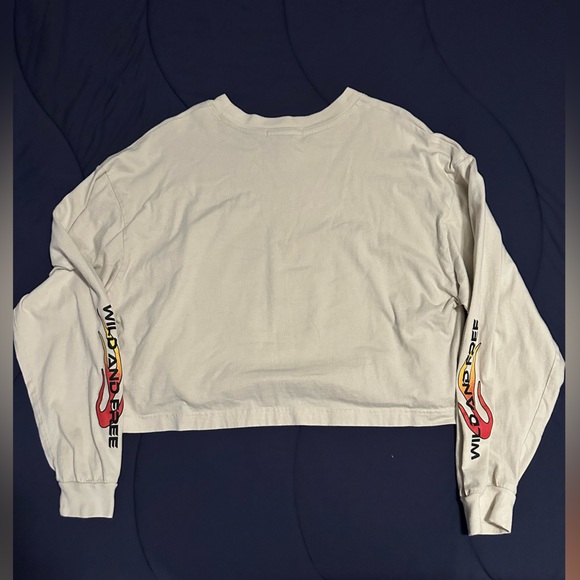 Forever 21 cropped graphic t-shirt size L cream. - Picture 2 of 3